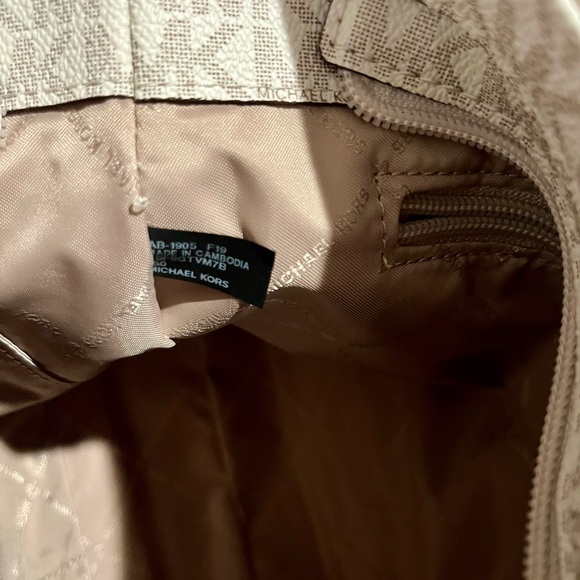 MK Jet set crossbody cream - Picture 8 of 8